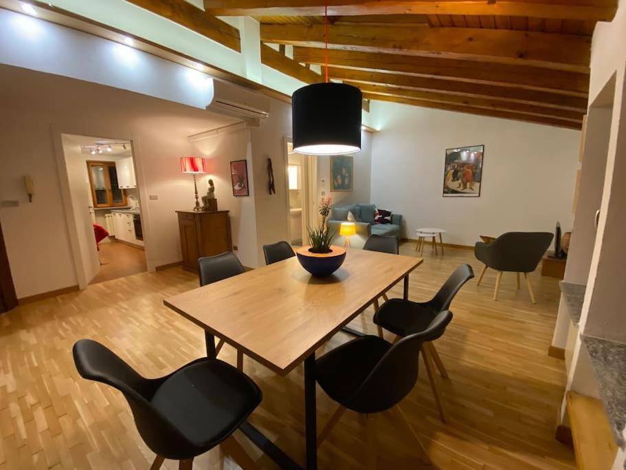 Maison De Trotte Aosta Esterno foto